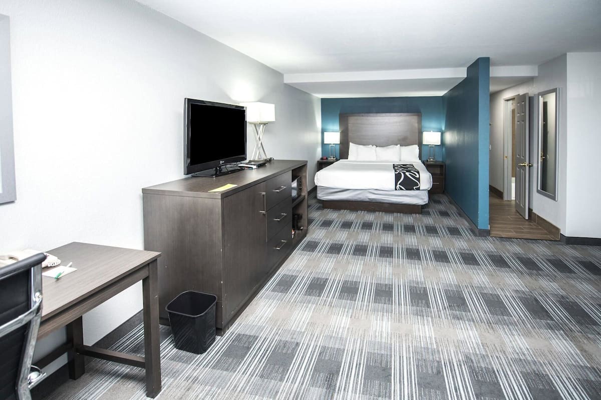 Premium bedding, down comforters, pillowtop beds, desk