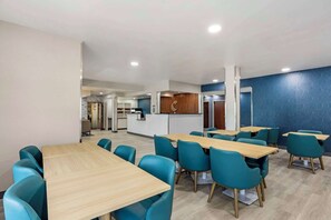 Free daily continental breakfast