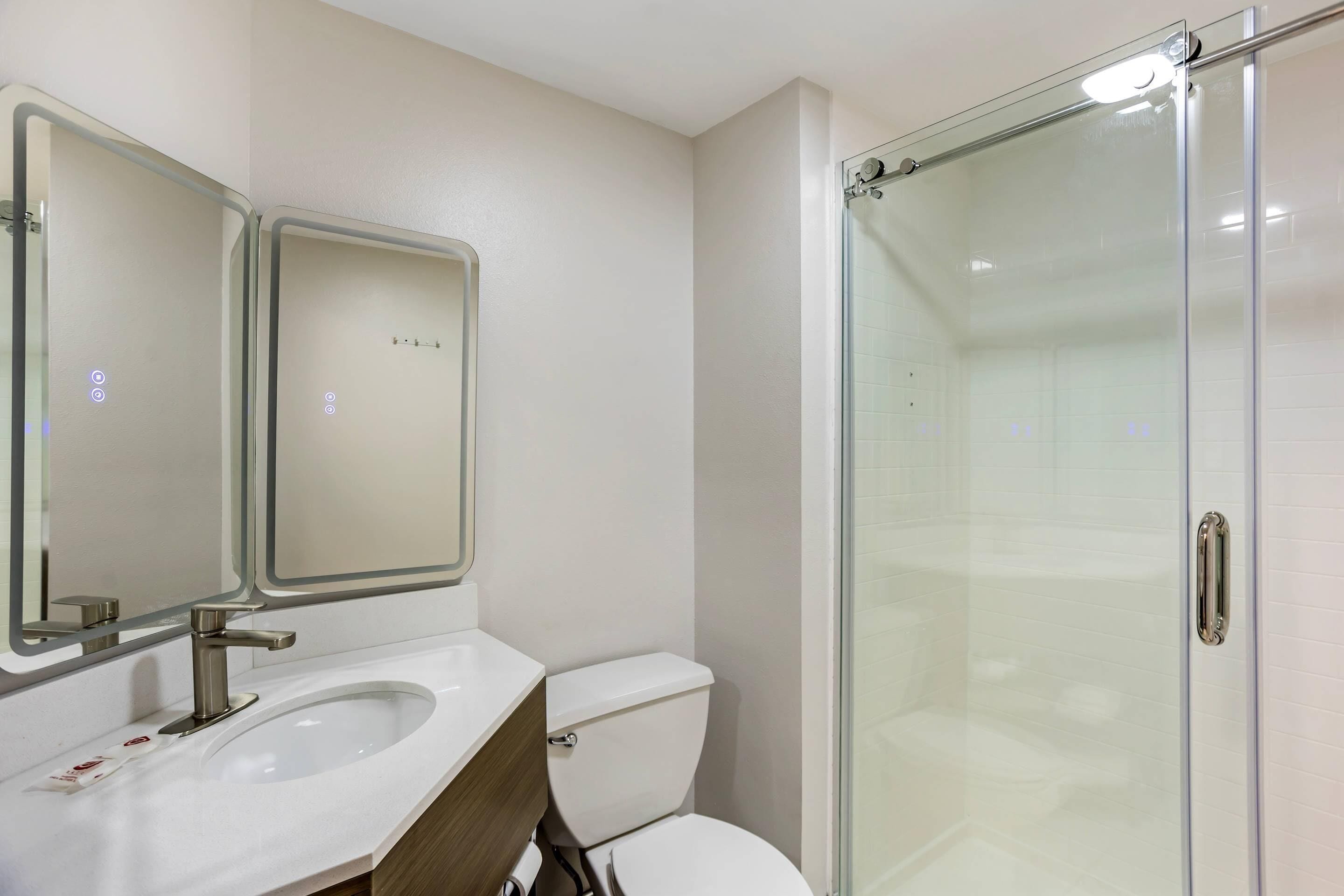 Harrisburg Inn & Suites — photo 14