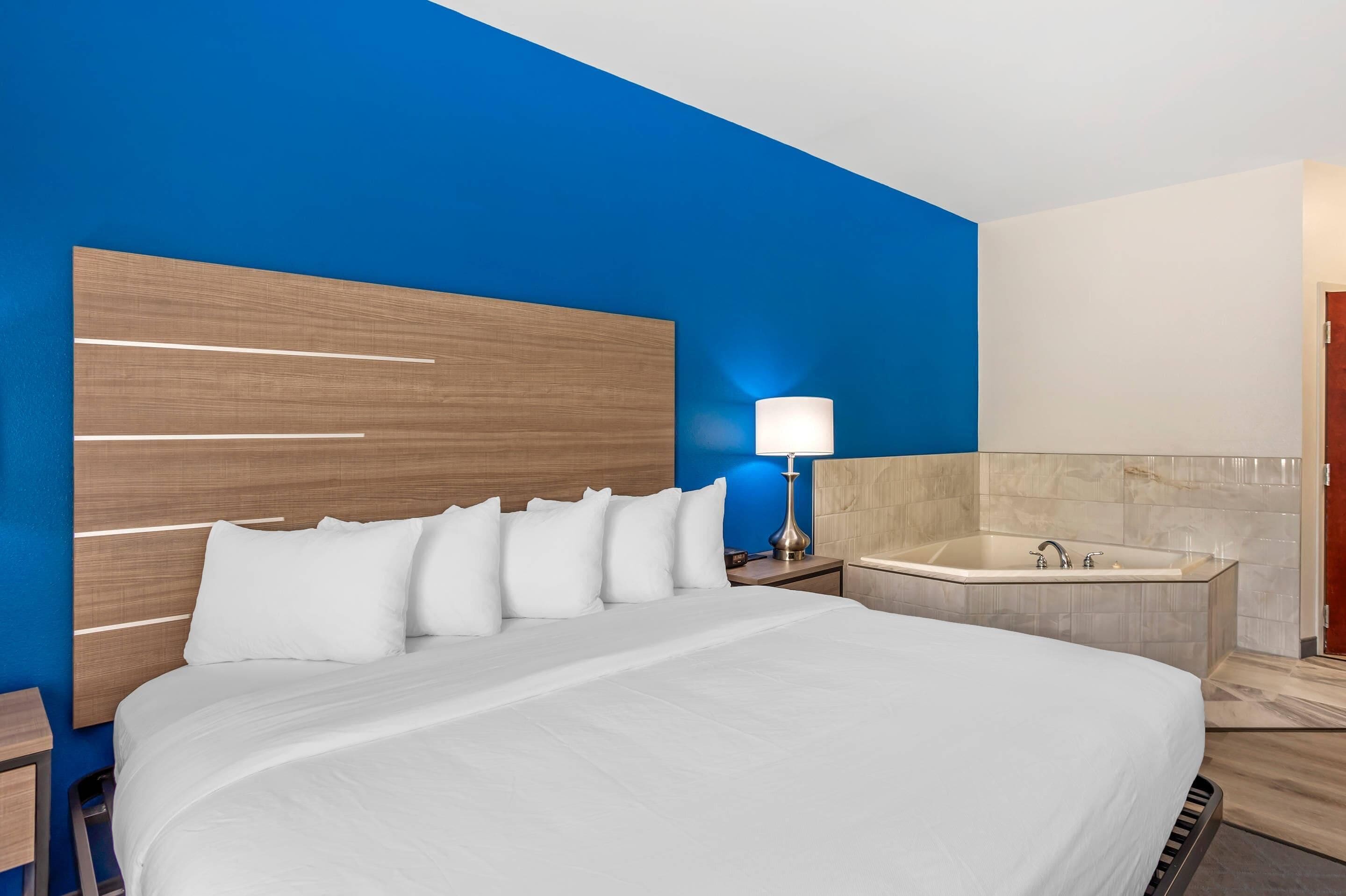 Harrisburg Inn & Suites — photo 10