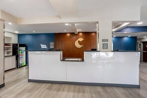 Lobby - Comfort Inn & Suites Harrisburg-Hershey North (Harrisburg)