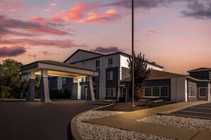 Exterior - Comfort Inn & Suites Harrisburg-Hershey North (Harrisburg)