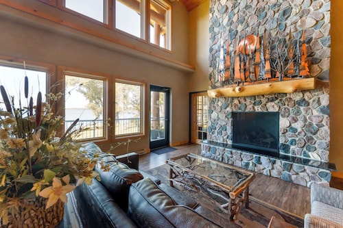 Best Western Premier The Lodge on Lake Detroit