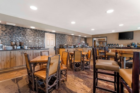Free daily buffet breakfast. Best Western Premier The Lodge on Lake Detroit
