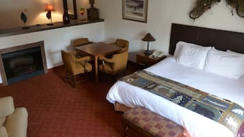 Executive Suite, 1 King Bed, River View