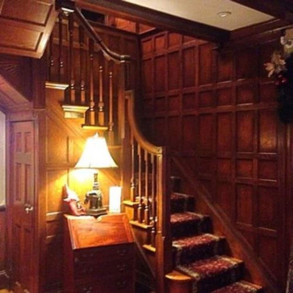 Copper Beech Inn by null