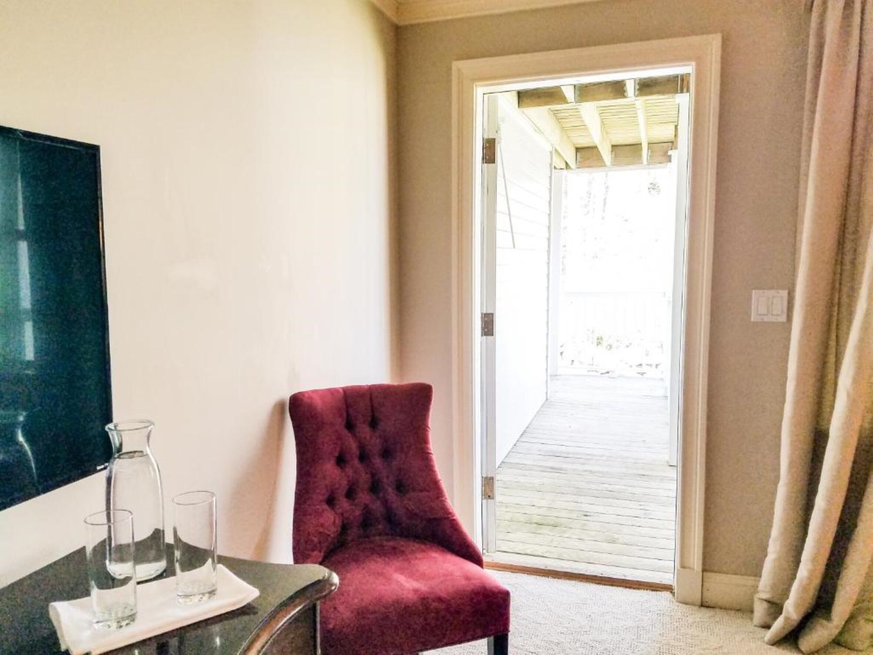 luxury room, 1 bedroom, non smoking (room 314) | blackout curtains, iron/ironing board, free wifi, bed sheets