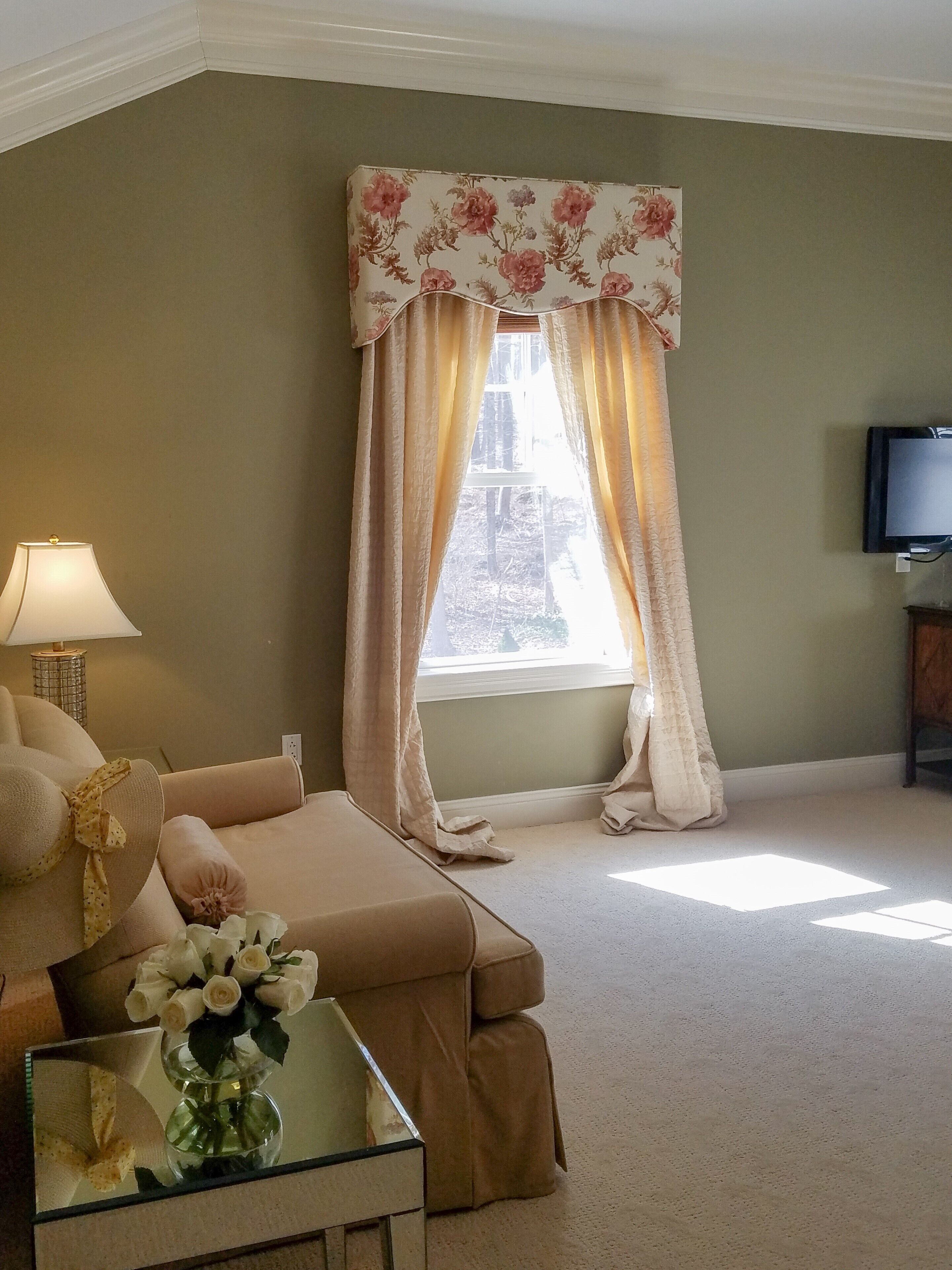 luxury room, 1 bedroom, non smoking (room 321) | blackout curtains, iron/ironing board, free wifi, bed sheets