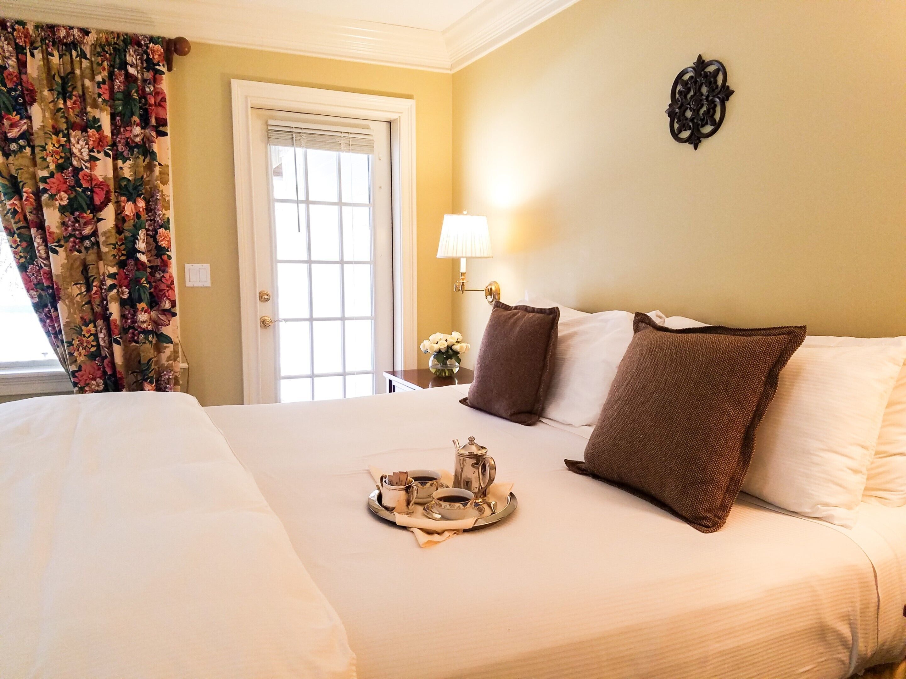 luxury room, 1 bedroom, non smoking (room 311) | blackout curtains, iron/ironing board, free wifi, bed sheets