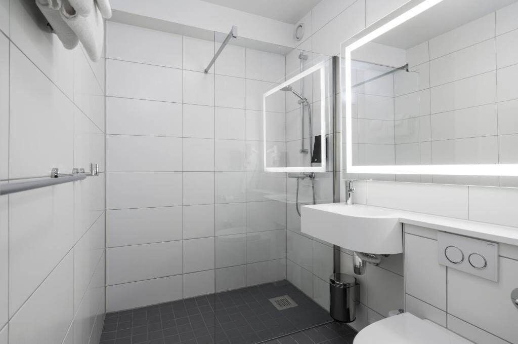 Bathroom | Shower, hair dryer, towels