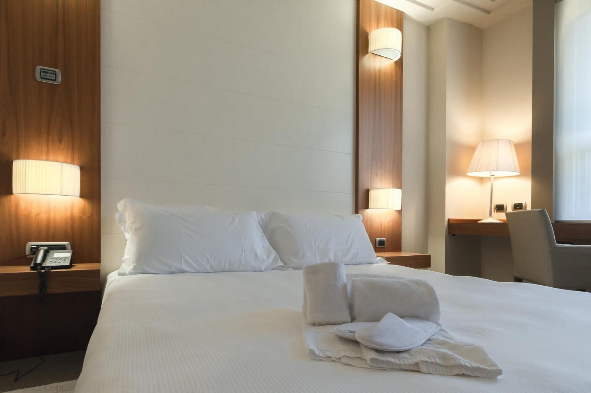 Minibar, coffres-forts dans les chambres, bureau, chambres insonorisées