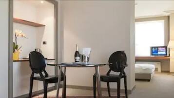 Minibar, coffre-fort, bureau, système d’insonorisation