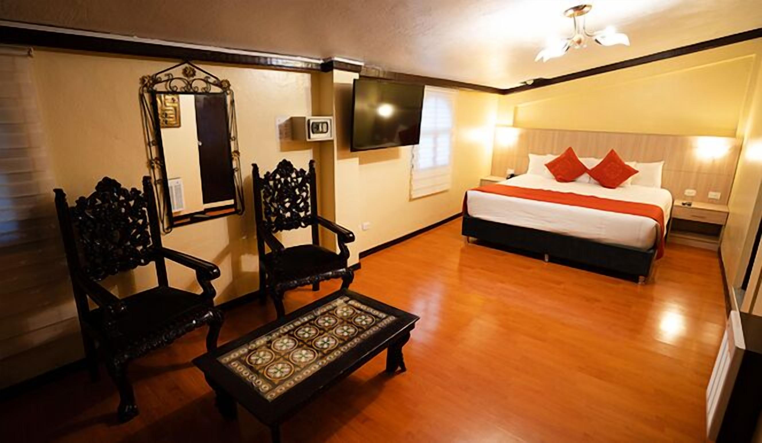 Superior Room, 1 King Bed | In-room safe, free WiFi, bed sheets