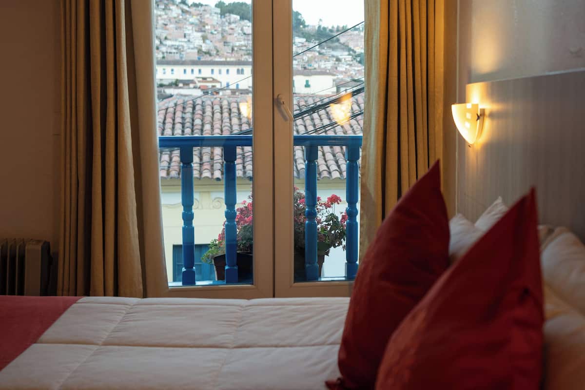 Caja de seguridad en la habitación, wifi gratis y ropa de cama