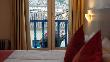 Superior Room, 1 King Bed | In-room safe, free WiFi, bed sheets