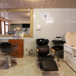 Hair salon