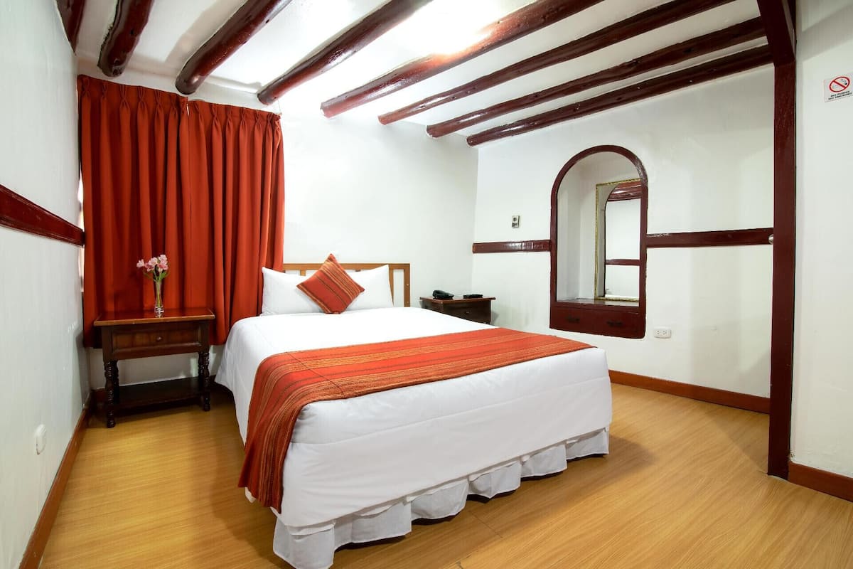 10 bedrooms, in-room safe, desk, free WiFi