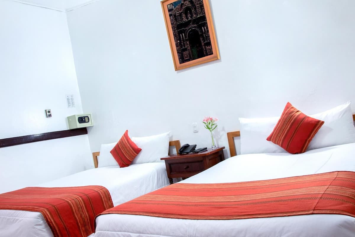 10 bedrooms, in-room safe, desk, free WiFi