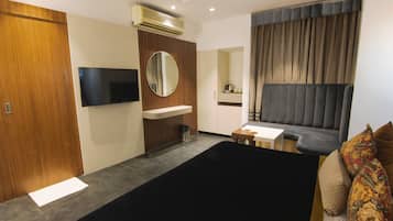 Suite | Living area | 32-inch LCD TV with satellite channels, TV, tablet