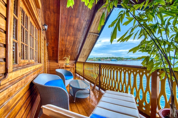 Luxury Room, Sea View | Balcony view