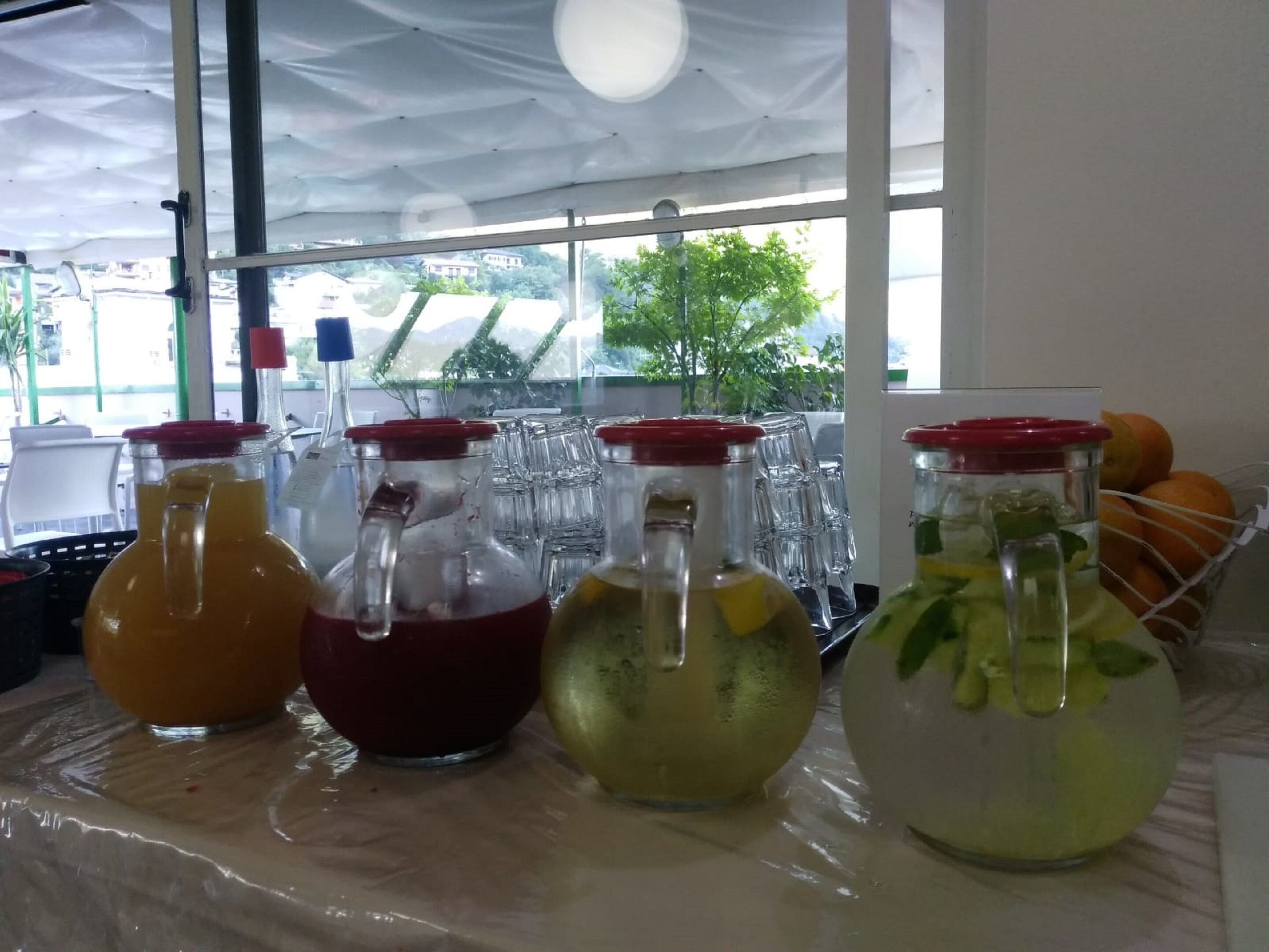 free buffet breakfast