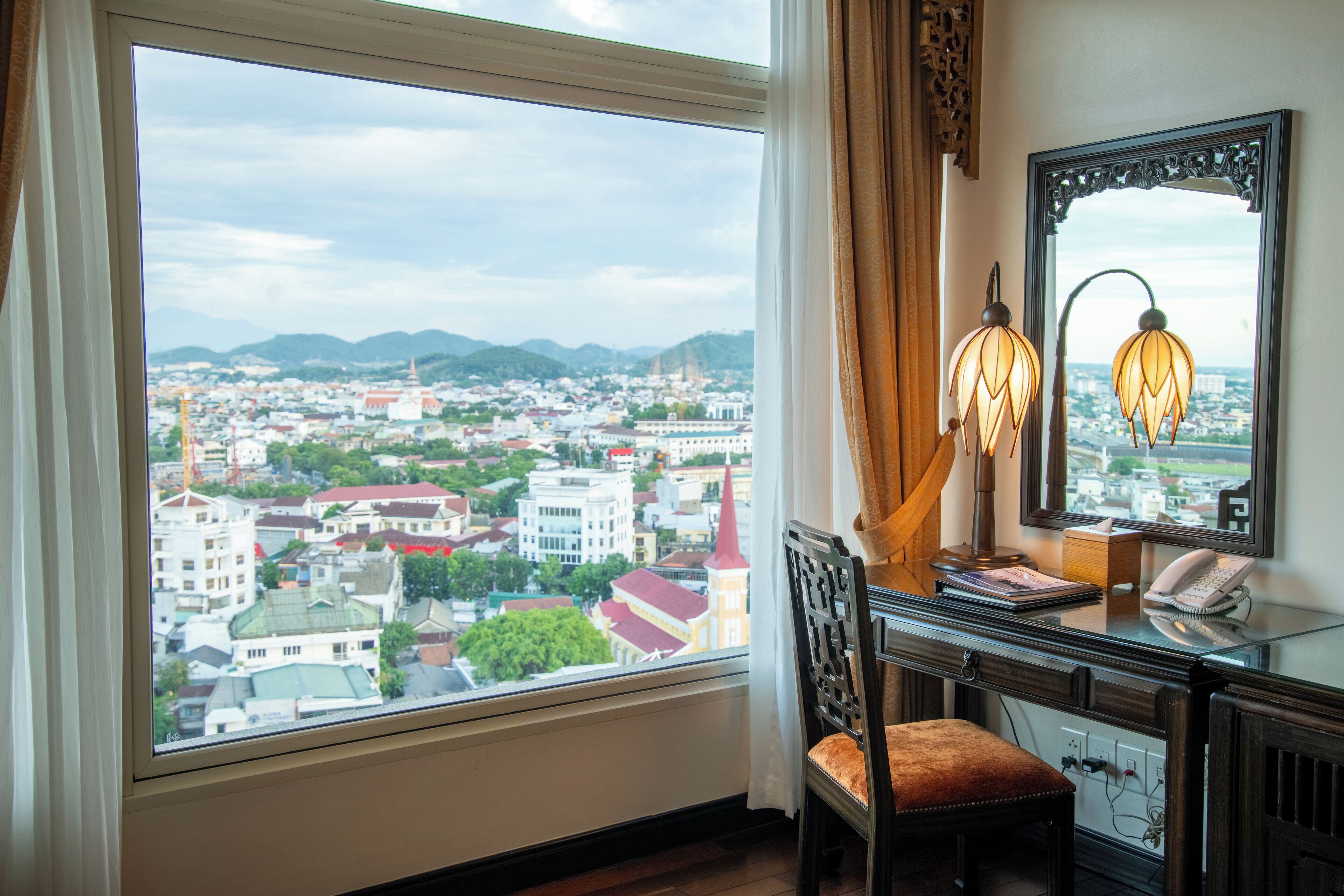 junior suite, 1 king bed, city view | 1 bedroom, in-room safe, individually decorated, individually furnished