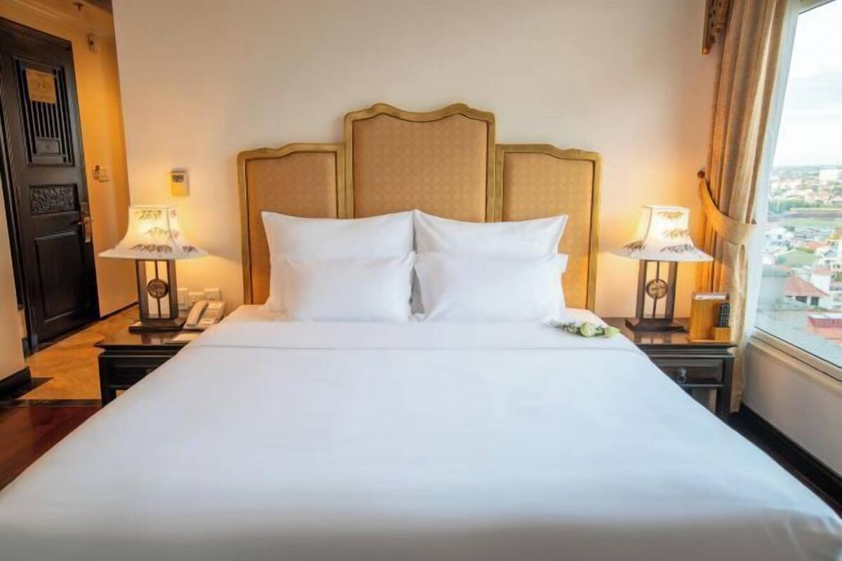1 bedroom, in-room safe, individually decorated, individually furnished