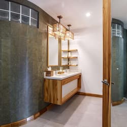 Ocean Breeze Suite | Bathroom | Free toiletries, hair dryer, bathrobes, bidet