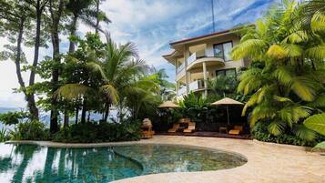 2 outdoor pools, pool umbrellas, pool loungers