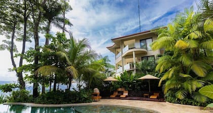 Arenas Del Mar Beachfront & Rainforest Member of the Cayuga Collection