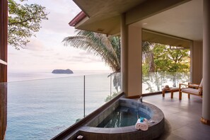 Ocean View Premium Suite | Premium bedding, free minibar, in-room safe, desk - Arenas Del Mar Beachfront & Rainforest Member of the Cayuga Collection (Quepos)