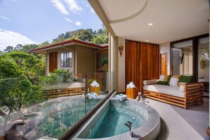 Playitas Suite | Premium bedding, free minibar, in-room safe, desk