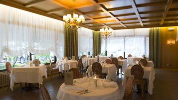 Ze serveren er ontbijt, lunch en diner