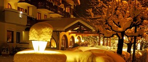 Front of property - evening/night - Du Lac Vital Mountain Hotel (Molveno)