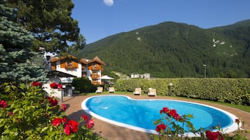 Piscina stagionale all'aperto