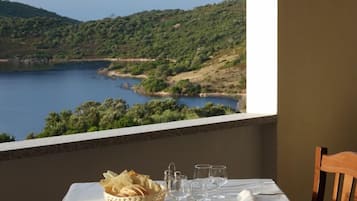 تقديم الغداء والعشاء، الأطباق العالمية