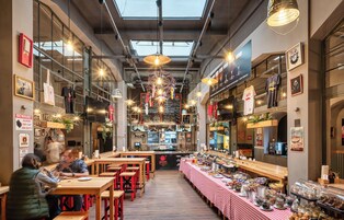 Café da manhã com buffet todos os dias (EUR 12 por pessoa) 