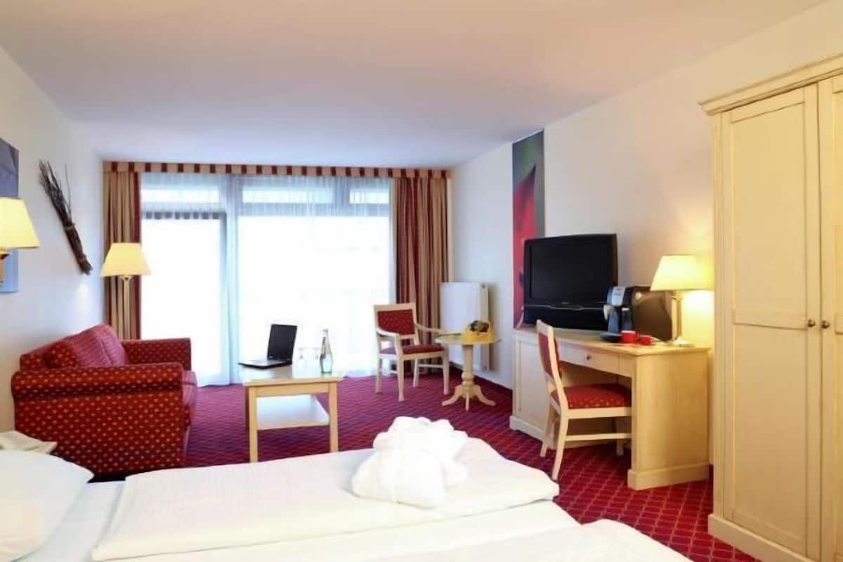 1 bedroom, minibar, in-room safe, desk