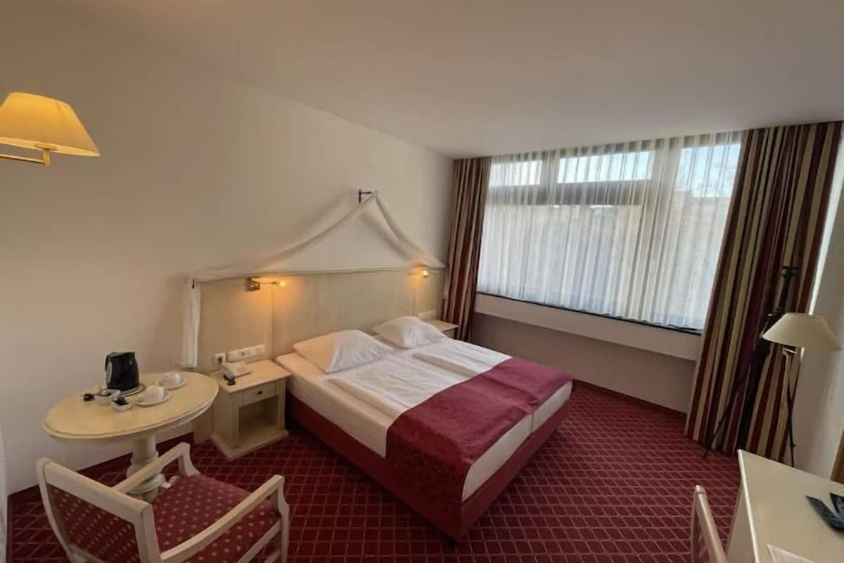 1 bedroom, minibar, in-room safe, desk