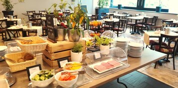 Tägliches Frühstücksbuffet gegen Gebühr