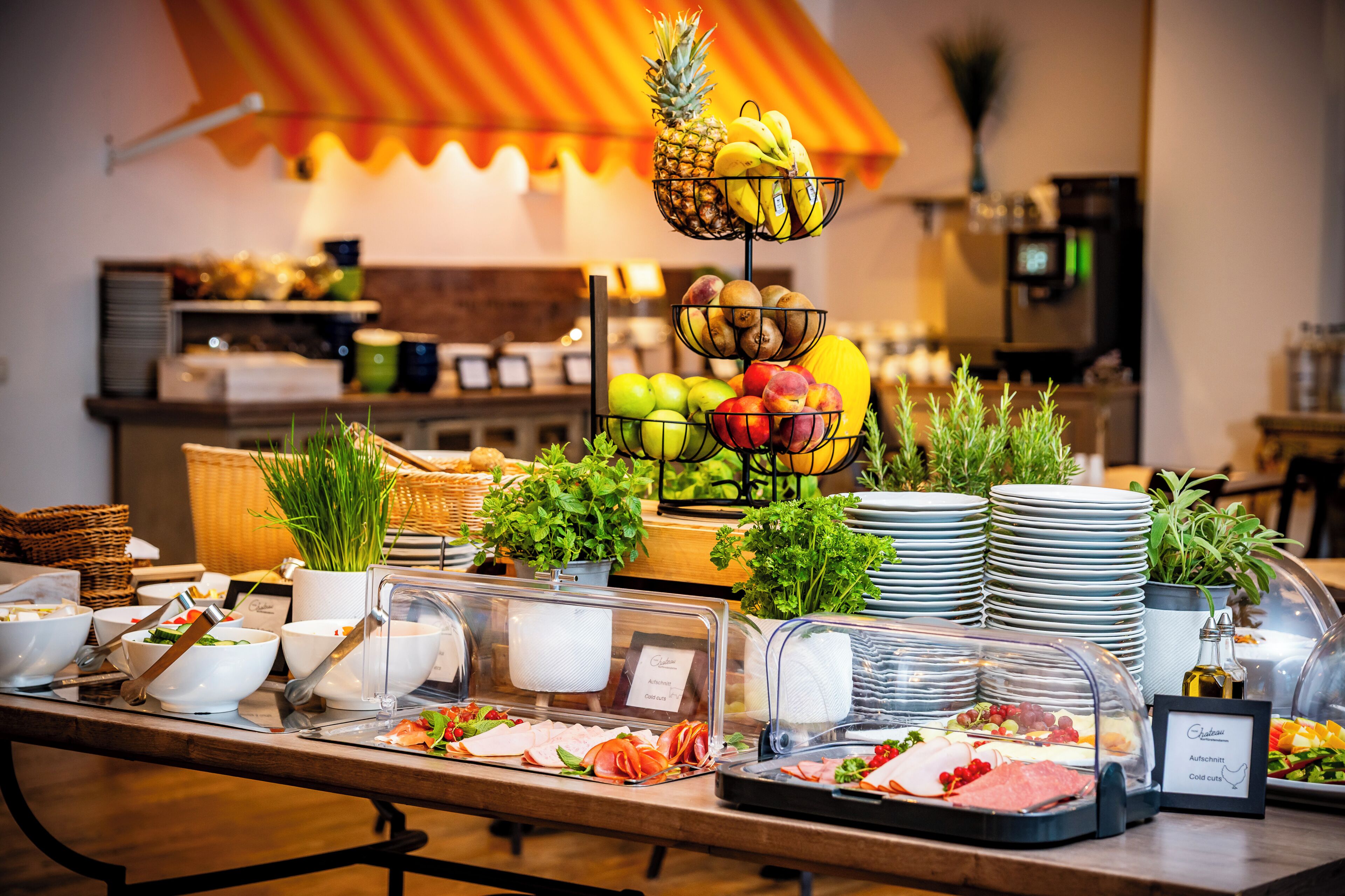 Tägliches Frühstücksbuffet gegen Gebühr