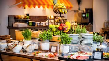 Tägliches Frühstücksbuffet gegen Gebühr