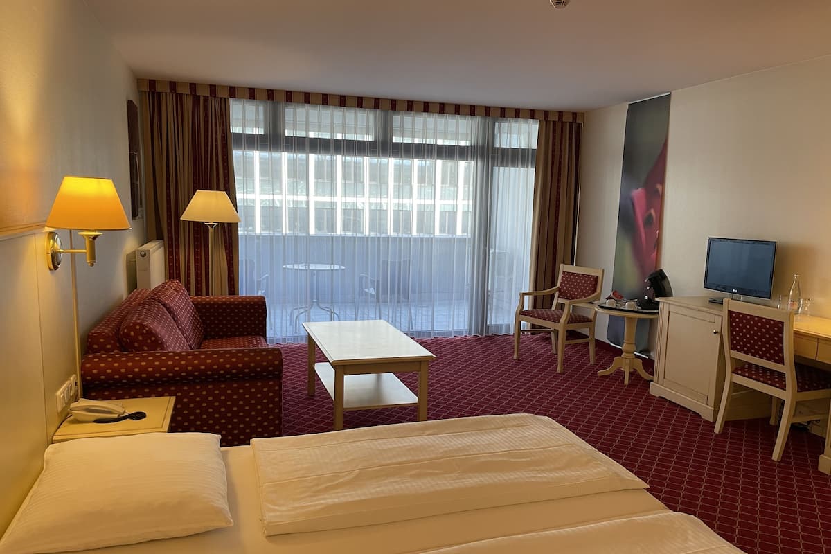 Minibar, in-room safe, desk, soundproofing