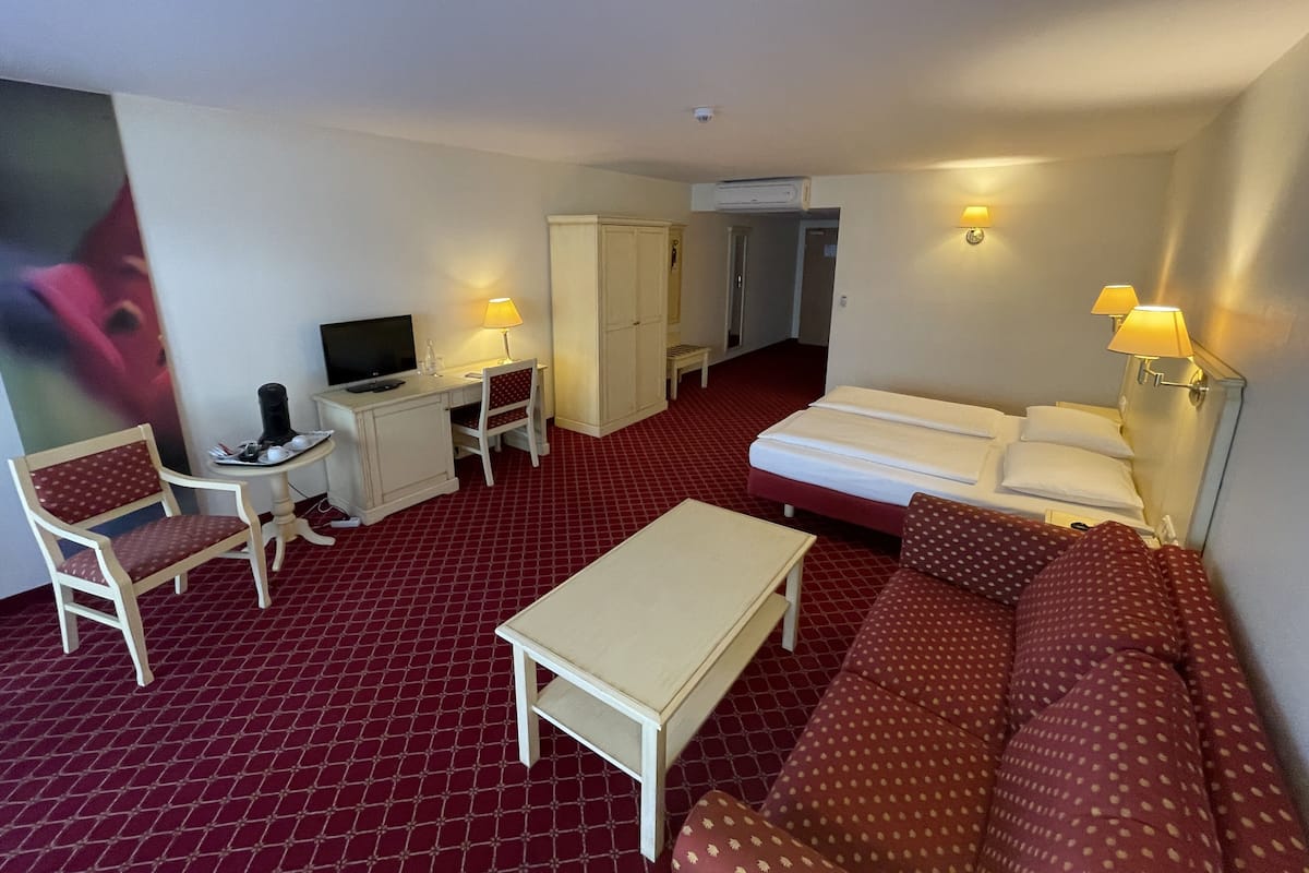 Panoramic Double Room | Minibar, in-room safe, desk, soundproofing