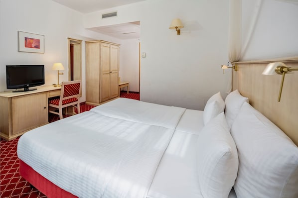 Phòng Tiêu chuẩn | Bộ đồ giường cao cấp, minibar, két bảo mật tại phòng, bàn