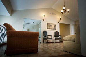 로비 좌석 공간