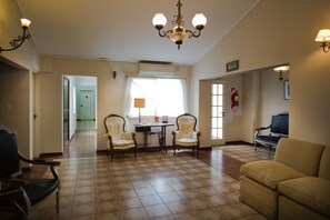 로비 좌석 공간