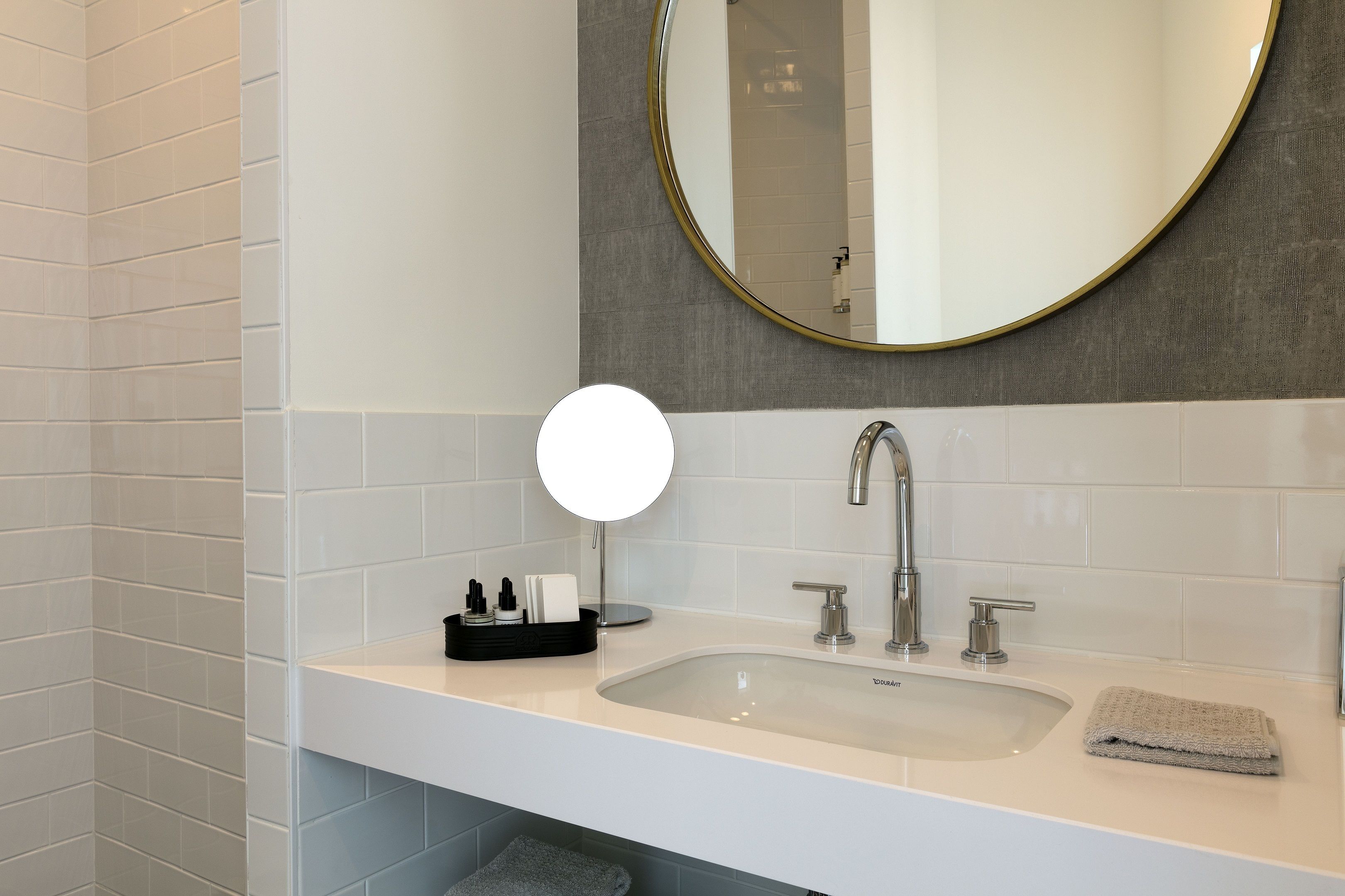 collection room | bathroom | free toiletries, hair dryer, towels