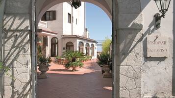 EntrĂ©e de lâhĂ©bergement