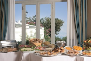 Desayuno buffet incluido todos los días